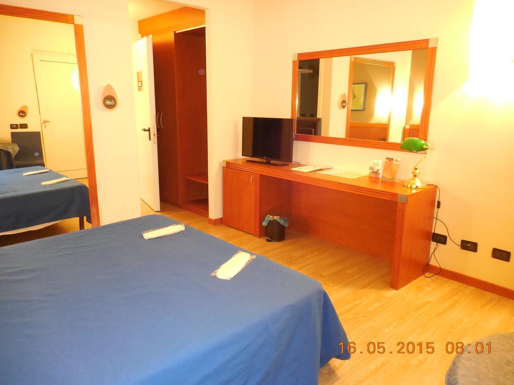 Hotel Motel Fiore Fiorenzuola dʼArda Екстериор снимка