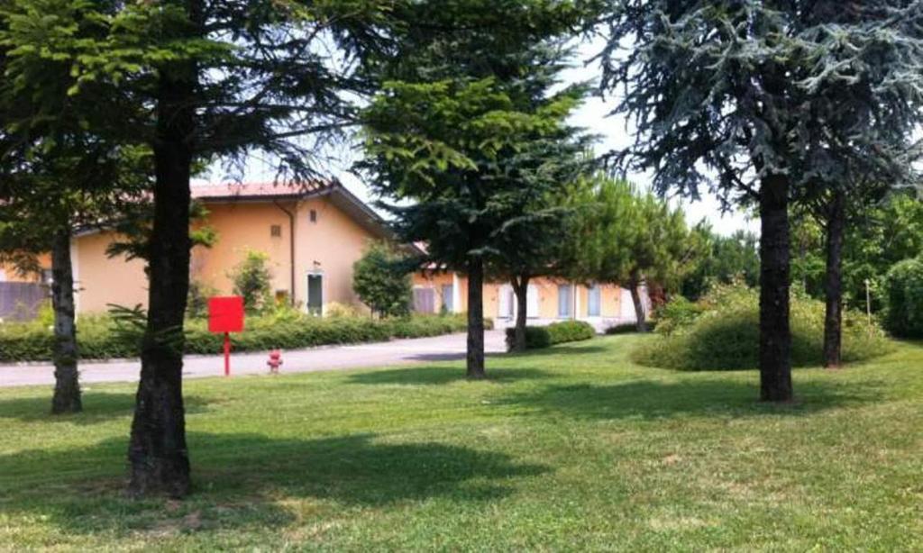 Hotel Motel Fiore Fiorenzuola dʼArda Екстериор снимка
