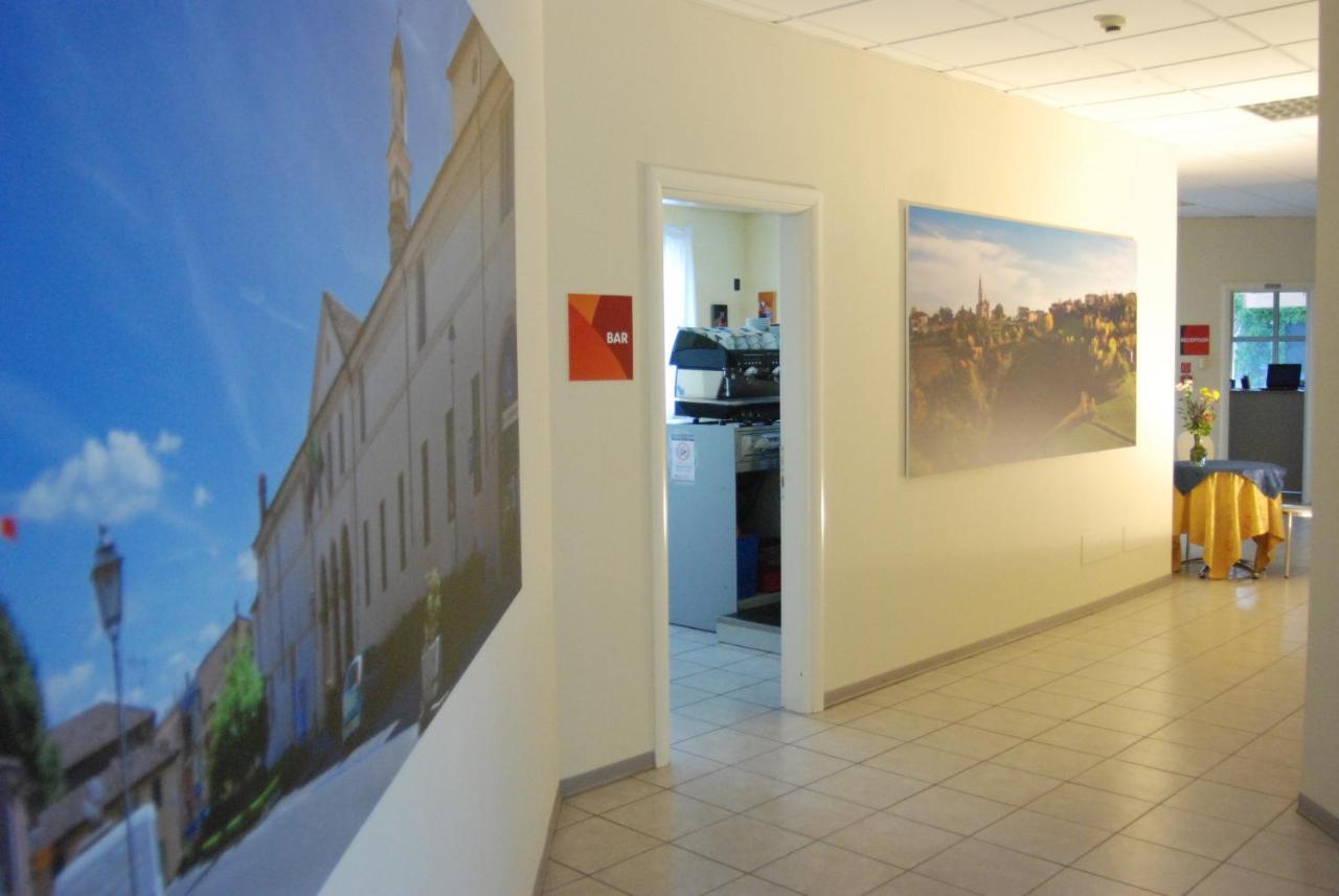 Hotel Motel Fiore Fiorenzuola dʼArda Екстериор снимка